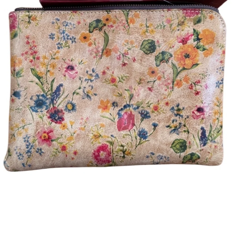 Patricia Nash charming wristlet